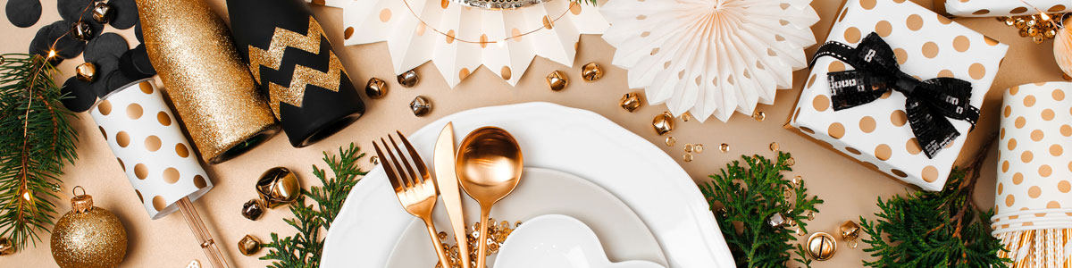 Christmas Tablecloths and Runners Christmas Tablecloths Page Feature Image